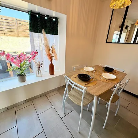 Maison 6pers,3 Chambres, Clim,terrasse, Jardin, Park بيت للعطل